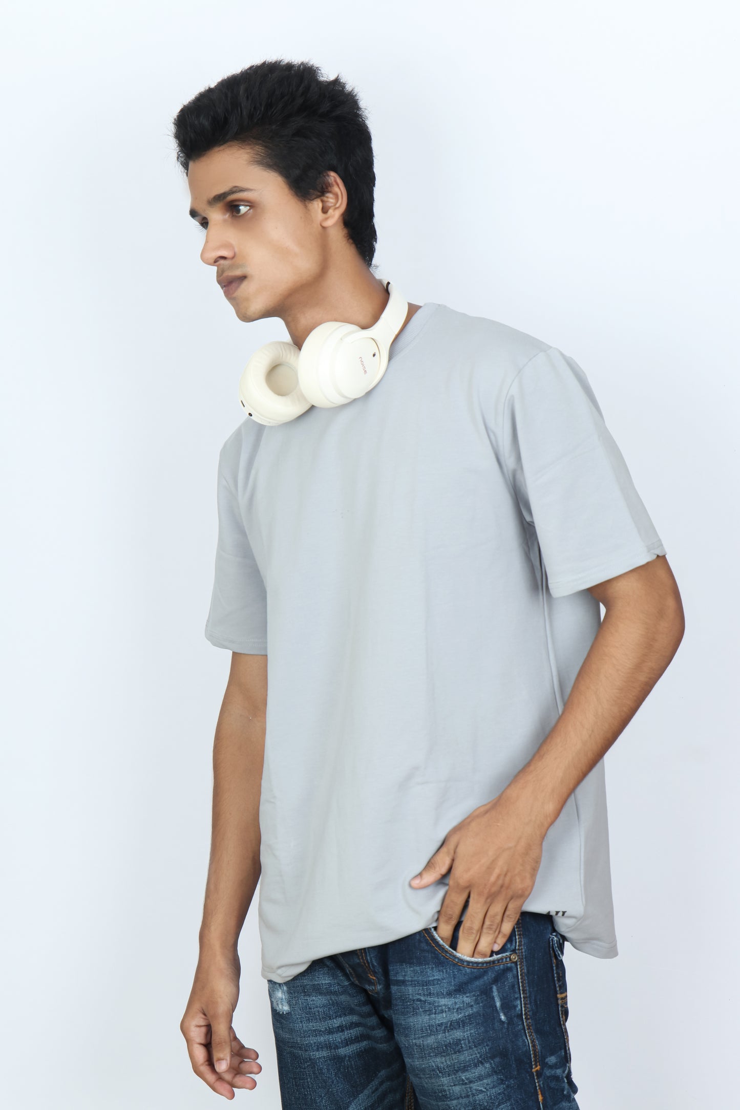 LIGHT GREY RELAXED FIT TSHIRT