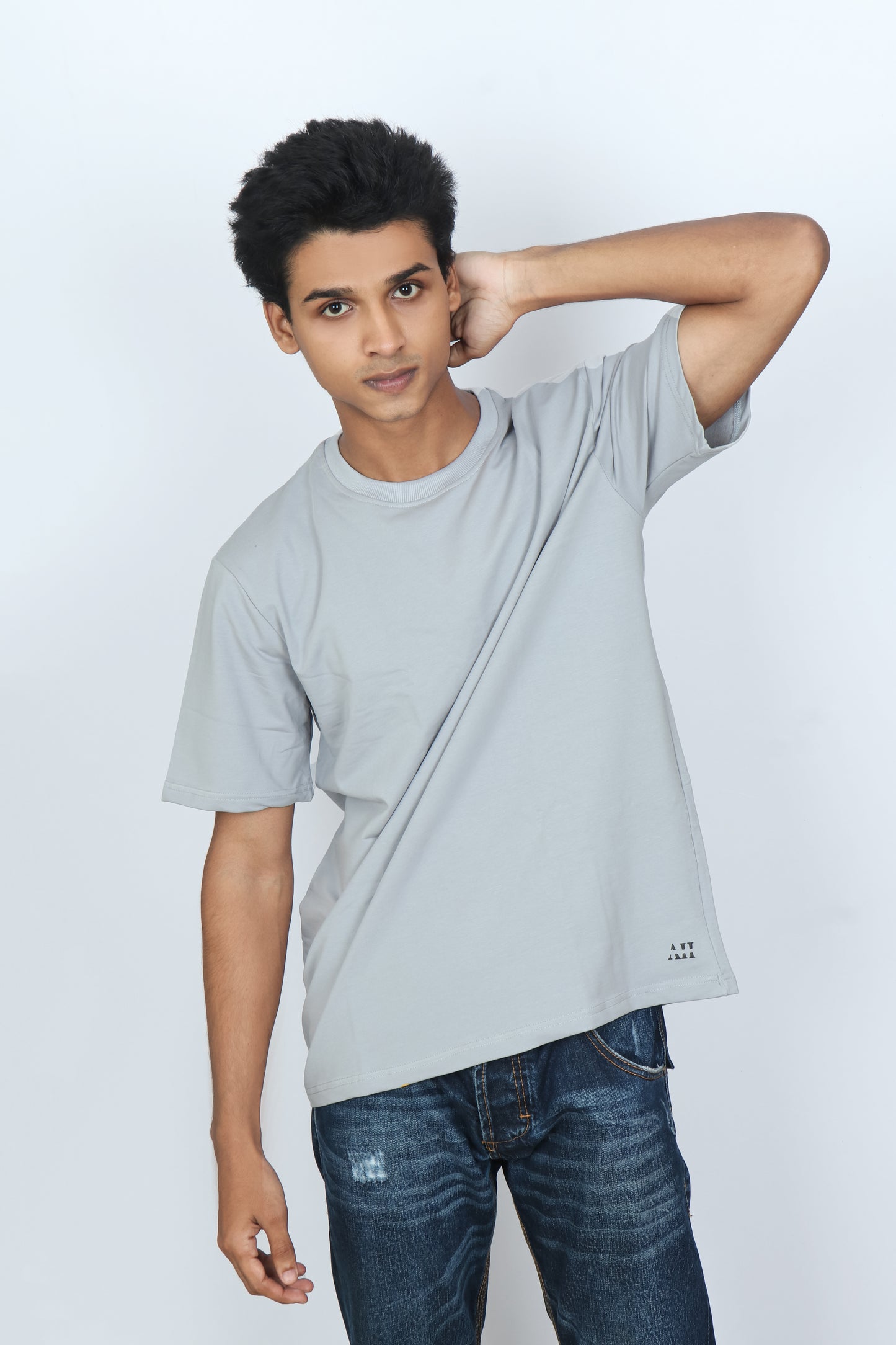 LIGHT GREY RELAXED FIT TSHIRT